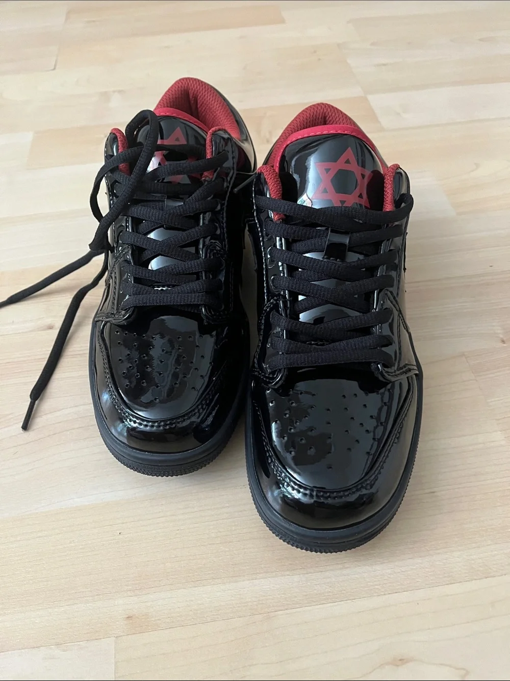 air Maccabees Low Top (black) Sneakers with Red Lining